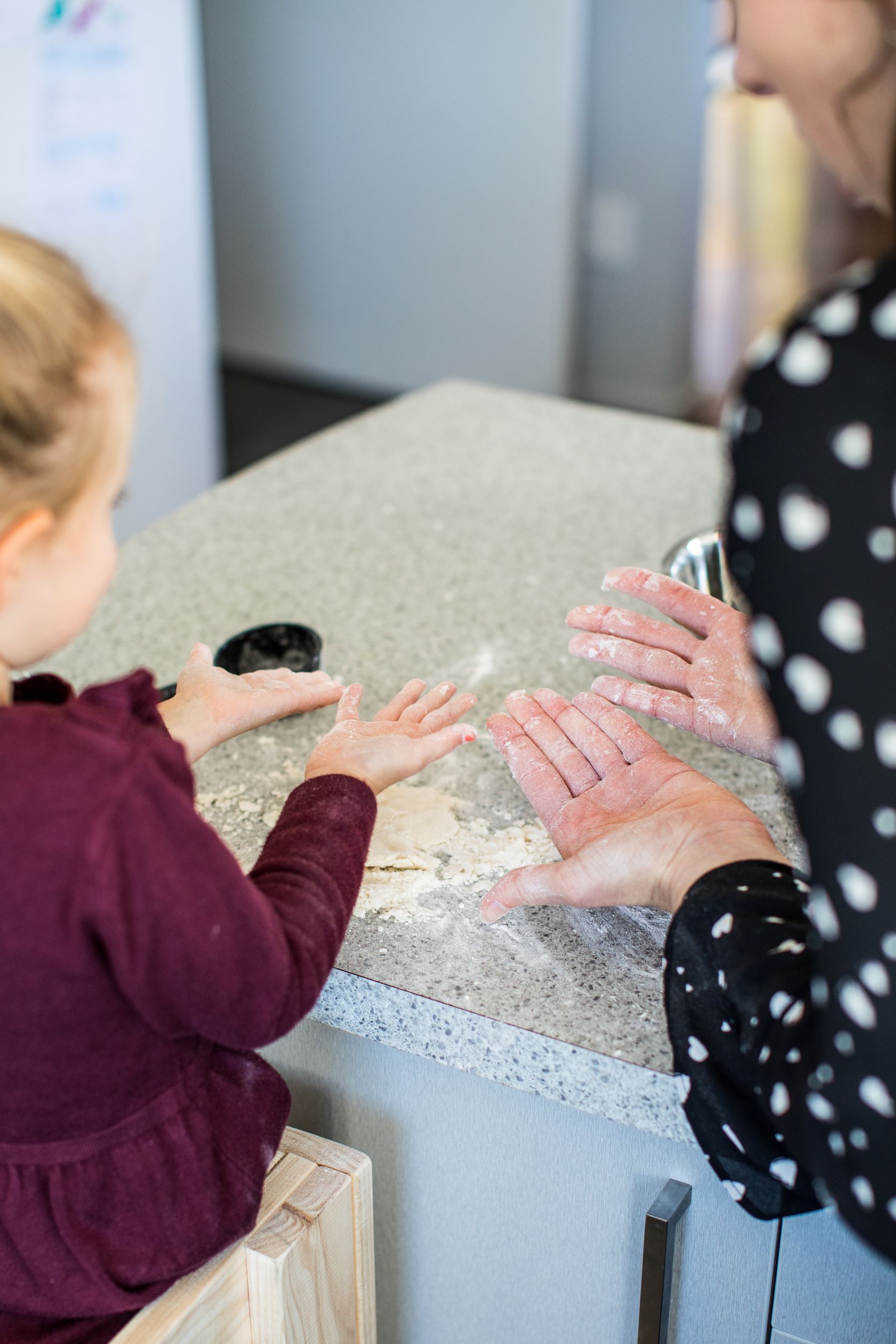 messy hands